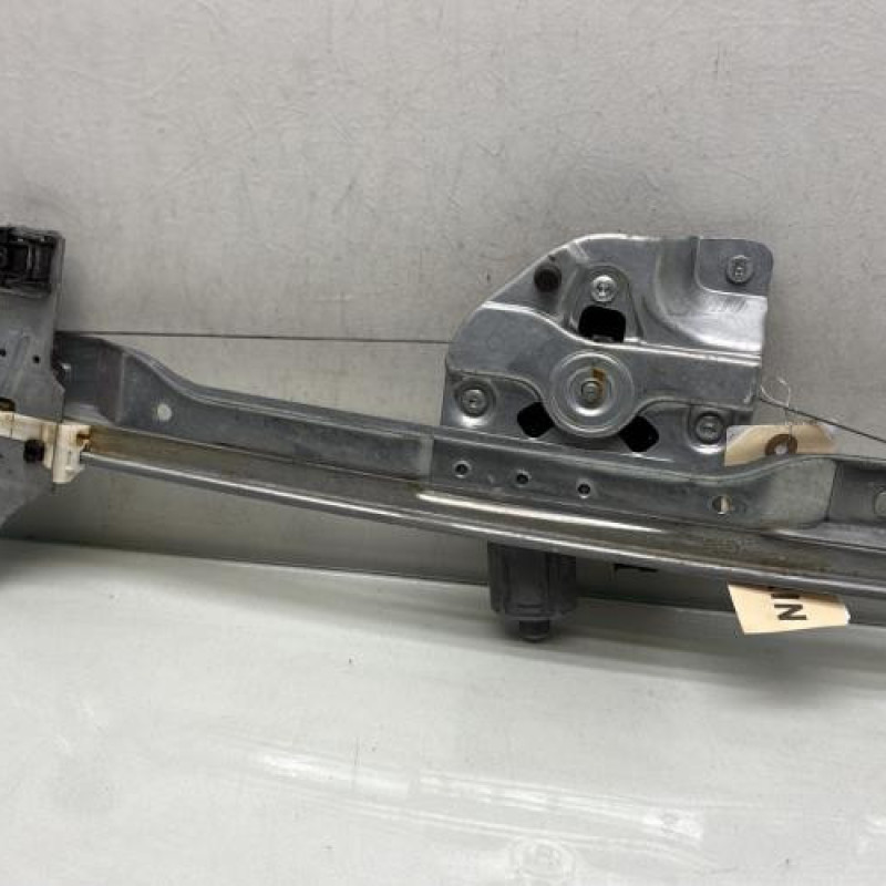 Leve vitre electrique avant droit PEUGEOT 208 1 Photo n°1