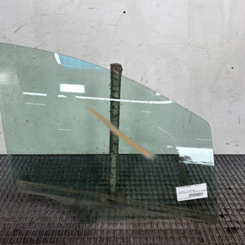 Vitre avant droit PEUGEOT 207 Photo n°1