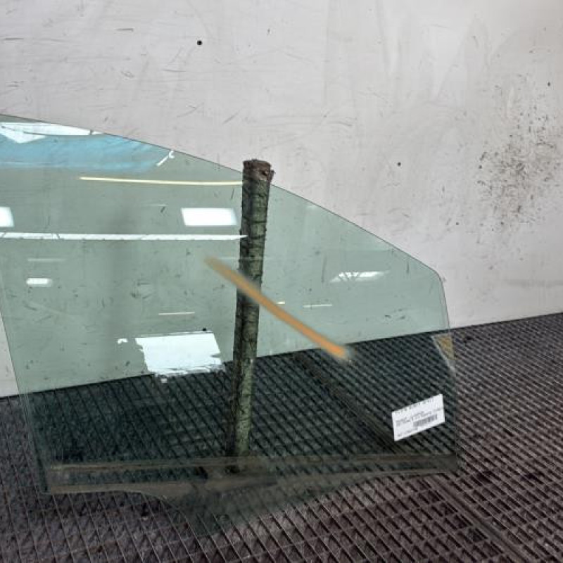 Vitre avant droit PEUGEOT 207 Photo n°3