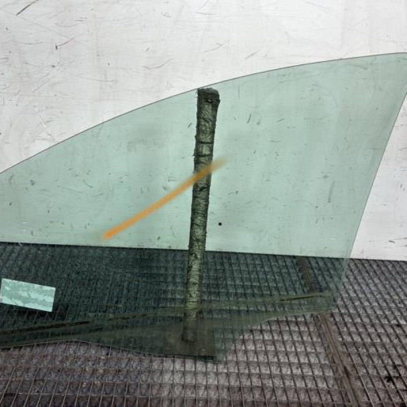 Vitre avant droit PEUGEOT 207 Photo n°4