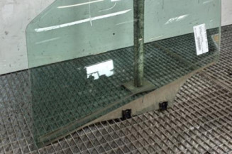 Vitre avant gauche PEUGEOT 207