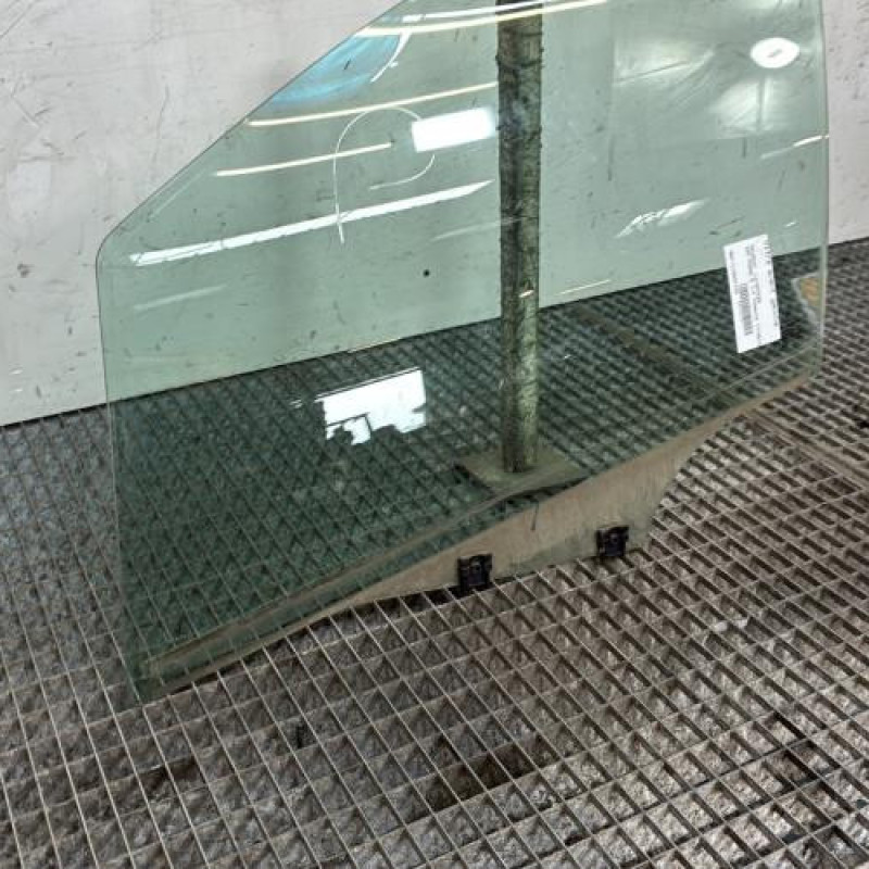 Vitre avant gauche PEUGEOT 207 Photo n°2