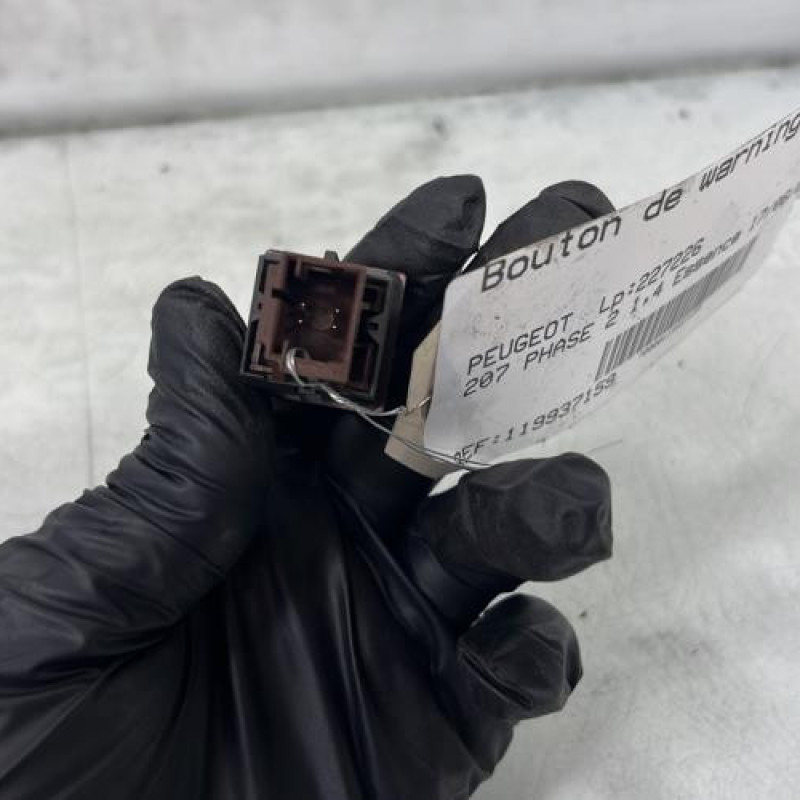 Bouton de warning PEUGEOT 207 Photo n°3
