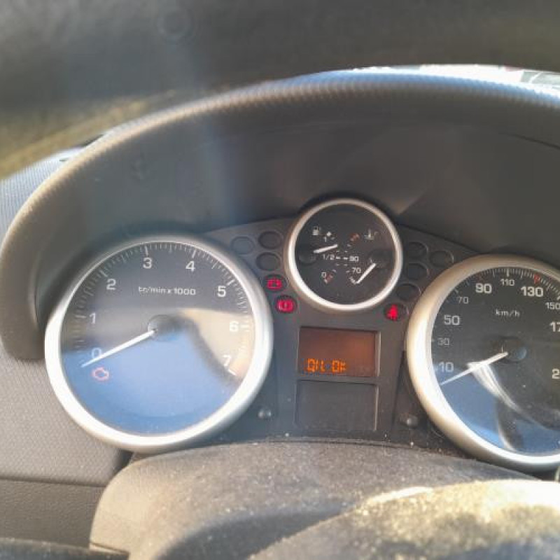 Bouton de warning PEUGEOT 207 Photo n°14