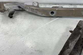 Charniere de capot PEUGEOT 207