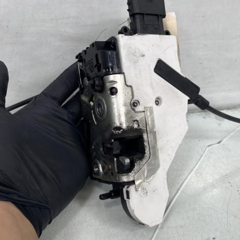 Serrure avant droit PEUGEOT 207 Photo n°1