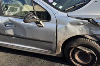 Serrure avant droit PEUGEOT 207