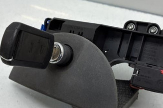 Bouton de coffre OPEL MERIVA A Photo n°1