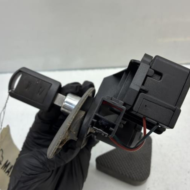 Bouton de coffre OPEL MERIVA A Photo n°3