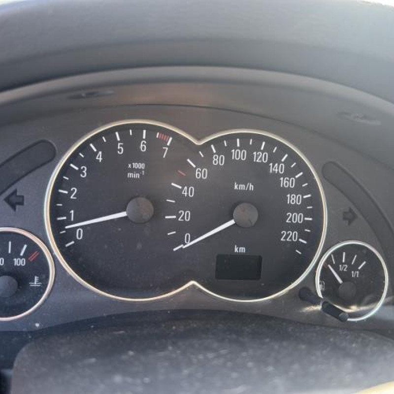 Bouton de coffre OPEL MERIVA A Photo n°20