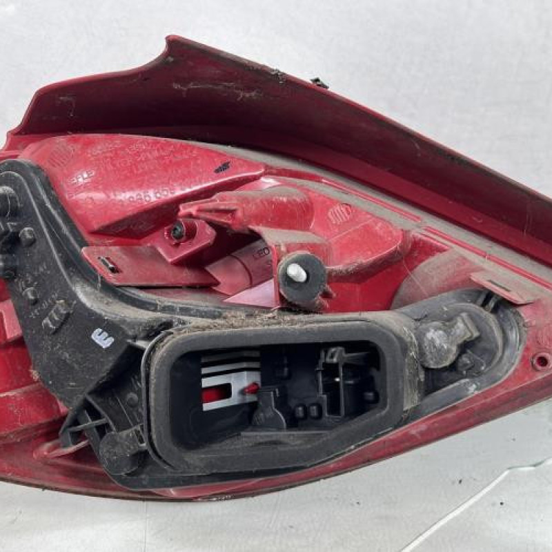 Feu arriere principal droit (feux) PEUGEOT 207 Photo n°2