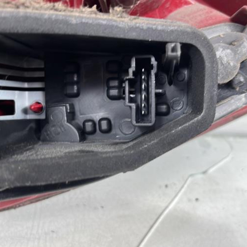 Feu arriere principal droit (feux) PEUGEOT 207 Photo n°3