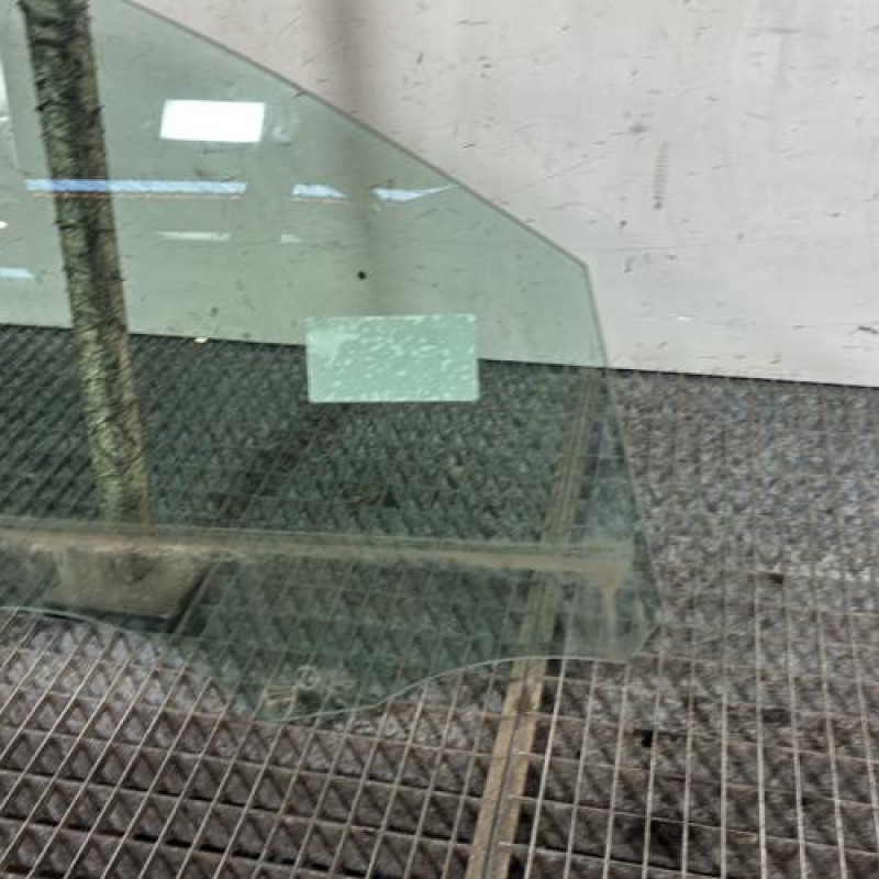 Vitre avant droit PEUGEOT 208 2 Photo n°2