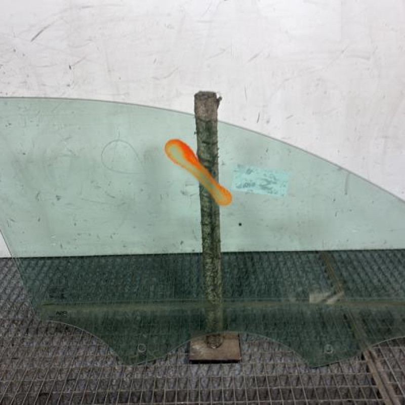 Vitre avant gauche PEUGEOT 208 2 Photo n°4