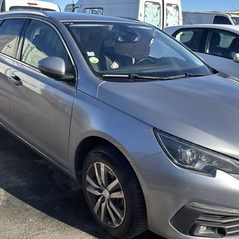 PEUGEOT 308 2 SW PHASE 2 BREAK 1.5 BLUE HDI - 16V TURBO Photo n°2