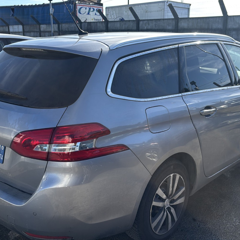 PEUGEOT 308 2 SW PHASE 2 BREAK 1.5 BLUE HDI - 16V TURBO Photo n°3