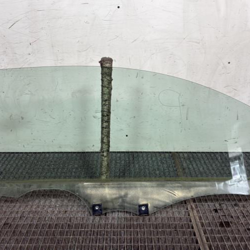 Vitre avant gauche PEUGEOT 108 Photo n°4