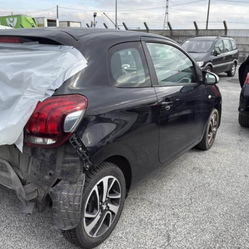 Attache ceinture avant droit PEUGEOT 108 Photo n°5