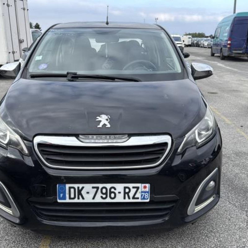 Bouton de coffre PEUGEOT 108 Photo n°10