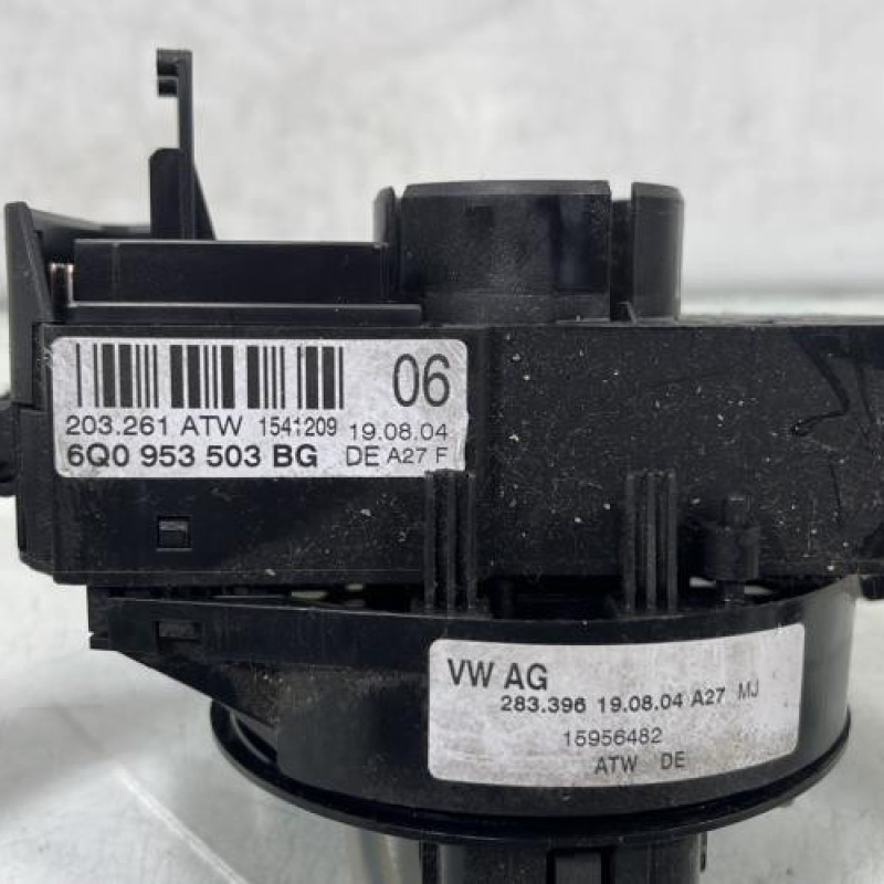 Com (Bloc Contacteur Tournant+Commodo Essuie Glace+Commodo Phare) VOLKSWAGEN POLO 4 Photo n°3