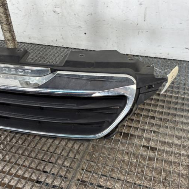 Calandre PEUGEOT 108 Photo n°3