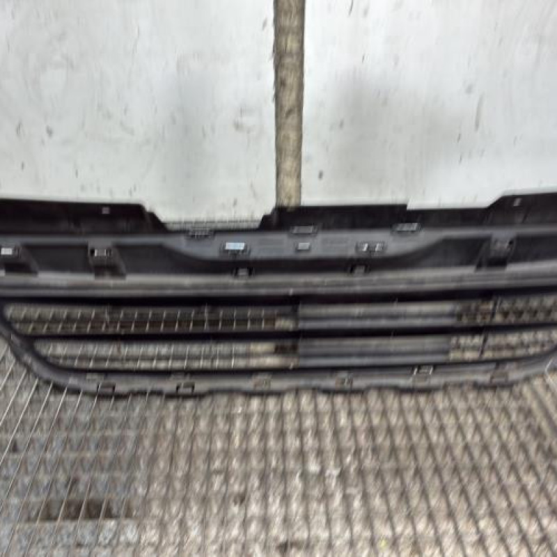 Calandre PEUGEOT 108 Photo n°4