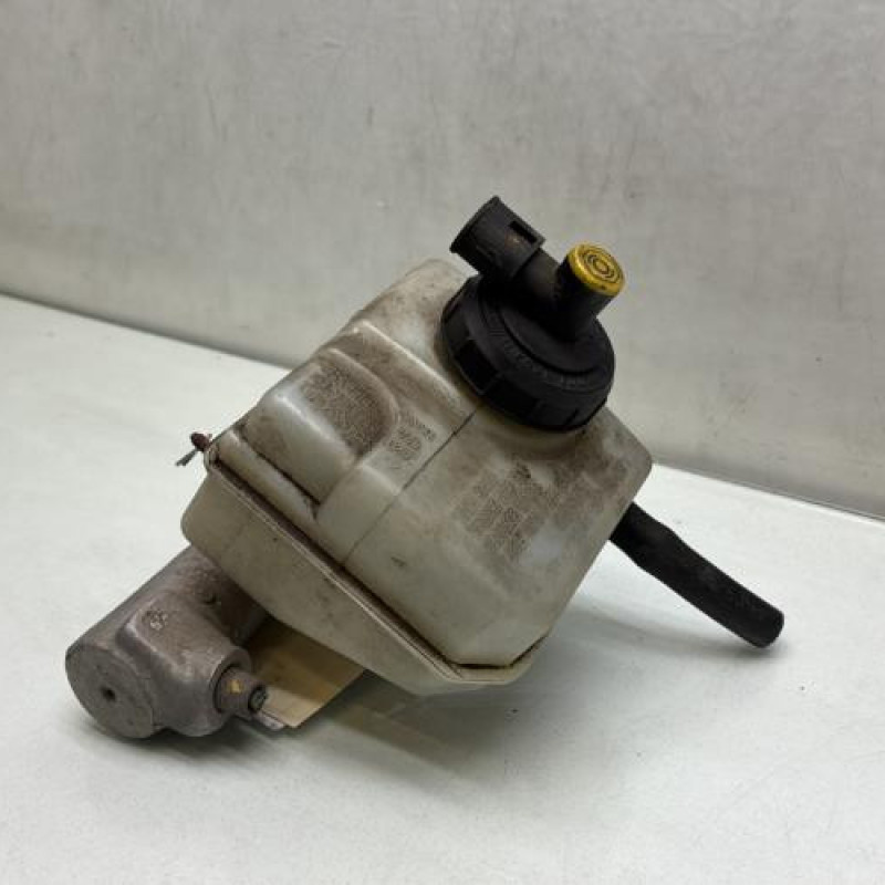 Maitre cylindre (freinage) RENAULT MASTER 2 Photo n°4