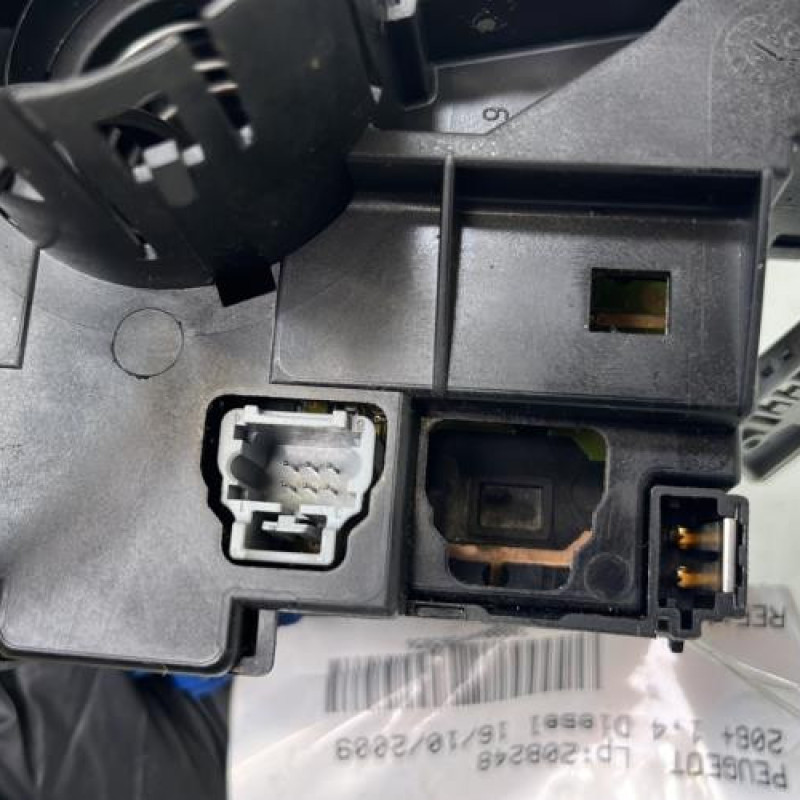 Com (Bloc Contacteur Tournant+Commodo Essuie Glace+Commodo Phare) PEUGEOT 206+ Photo n°9