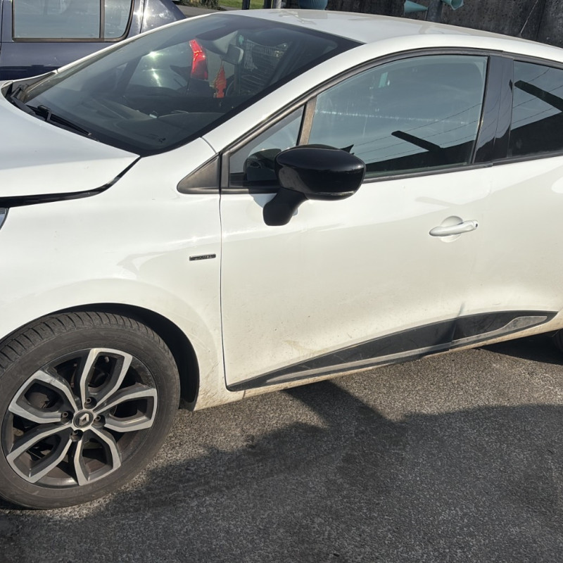 RENAULT CLIO 4 PHASE 2 0.9i - 12V TURBO TCE 90 Photo n°8