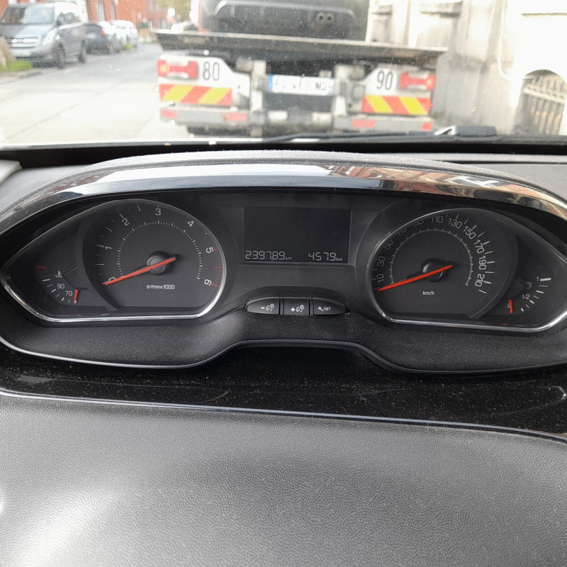 PEUGEOT 208 1 PHASE 1 1.4 HDI - 8V TURBO Photo n°10