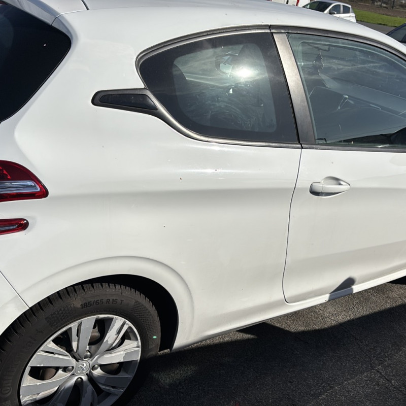 PEUGEOT 208 1 PHASE 1 1.4 HDI - 8V TURBO Photo n°17