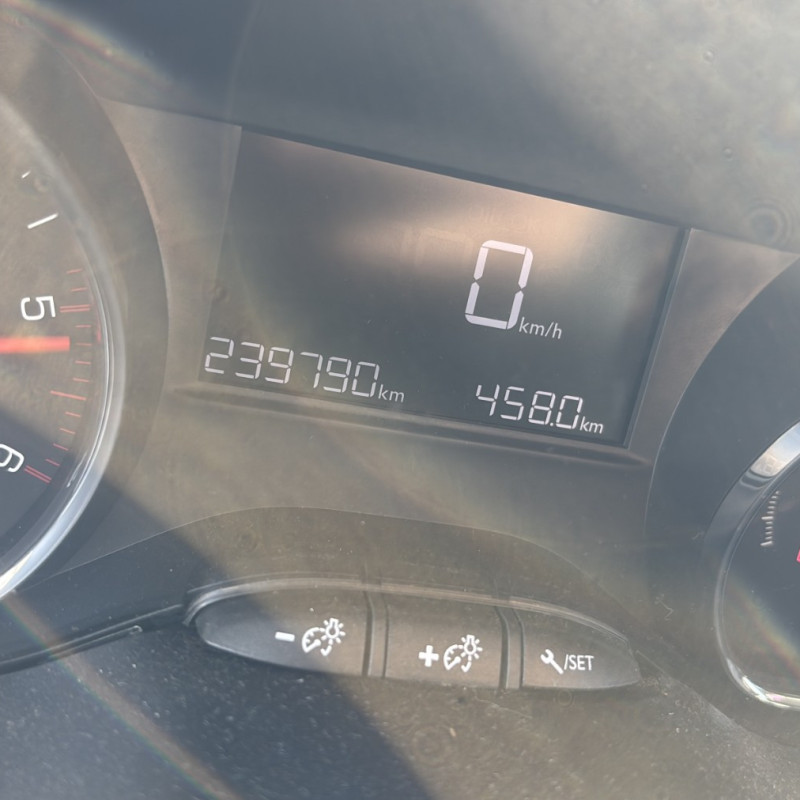 PEUGEOT 208 1 PHASE 1 1.4 HDI - 8V TURBO Photo n°27