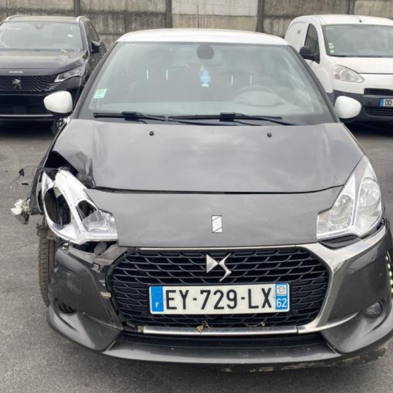 Arret de porte avant droit DS DS3 Photo n°14