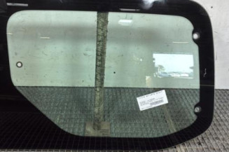 Vitre arriere droit PEUGEOT PARTNER 2 Photo n°1