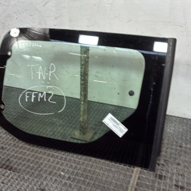 Vitre arriere gauche PEUGEOT PARTNER 2 Photo n°3