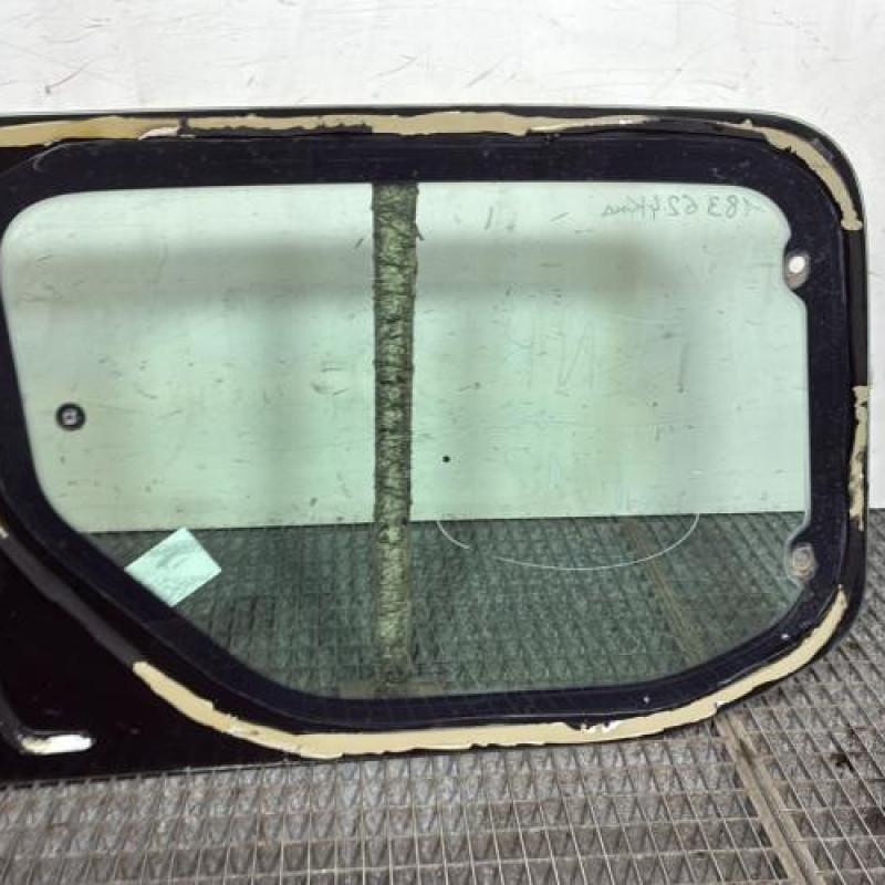 Vitre arriere gauche PEUGEOT PARTNER 2 Photo n°4