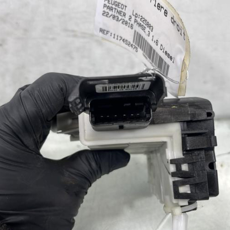 Serrure arriere droit PEUGEOT PARTNER 2 Photo n°4