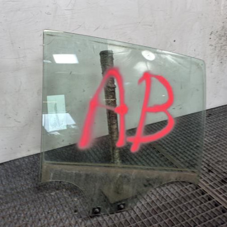 Vitre arriere droit DACIA SANDERO 2