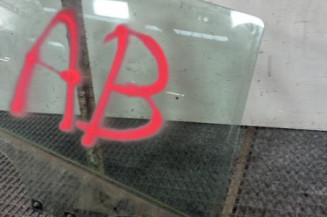 Vitre arriere droit DACIA SANDERO 2