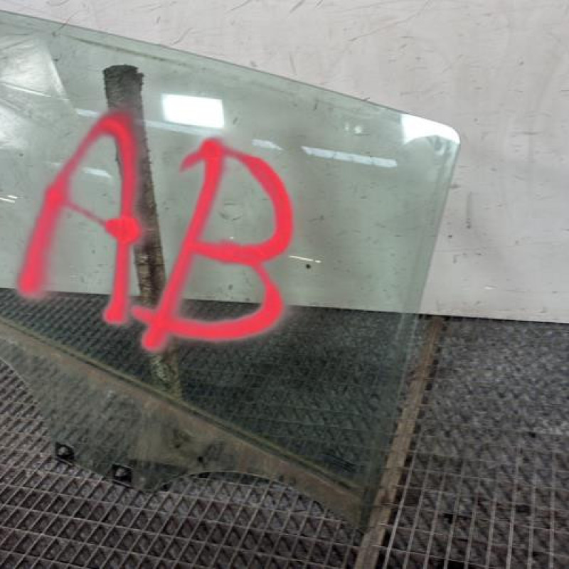 Vitre arriere droit DACIA SANDERO 2 Photo n°3