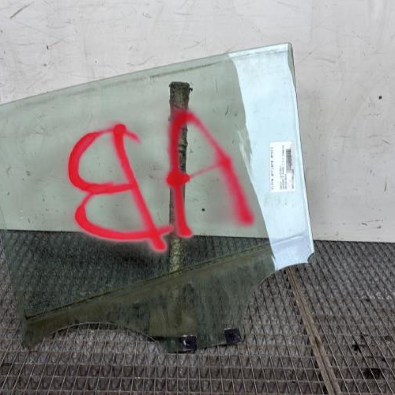 Vitre arriere droit DACIA SANDERO 2 Photo n°4