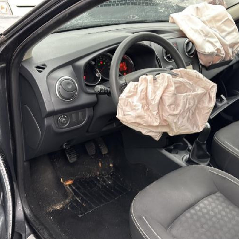 Attache ceinture arriere centrale DACIA SANDERO 2 Photo n°9