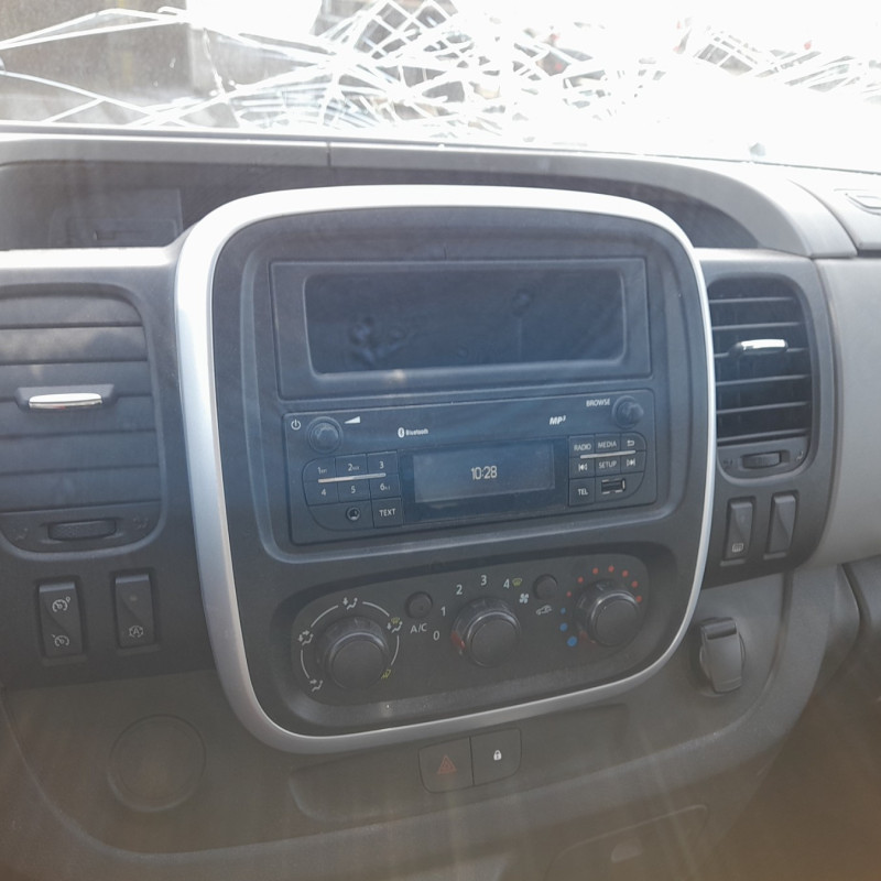 RENAULT TRAFIC 3 COURT PHASE 1 1.6 DCI - 16V TURBO Photo n°8