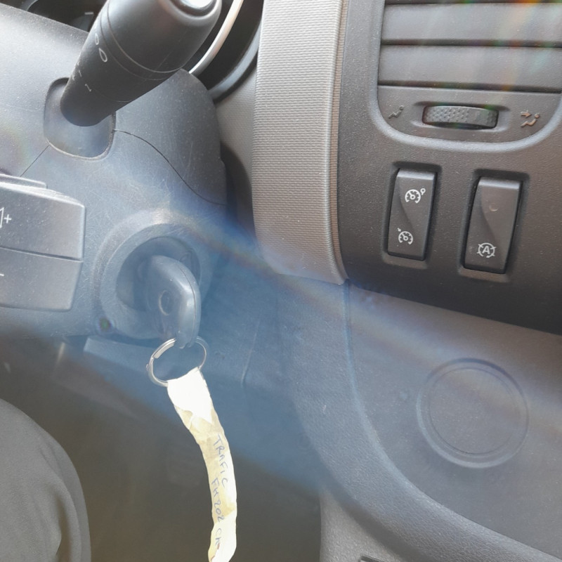 RENAULT TRAFIC 3 COURT PHASE 1 1.6 DCI - 16V TURBO Photo n°10