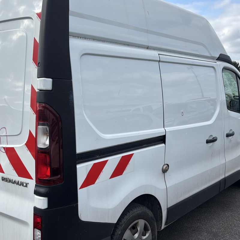 RENAULT TRAFIC 3 COURT PHASE 1 1.6 DCI - 16V TURBO Photo n°13
