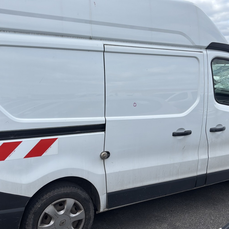 RENAULT TRAFIC 3 COURT PHASE 1 1.6 DCI - 16V TURBO Photo n°16