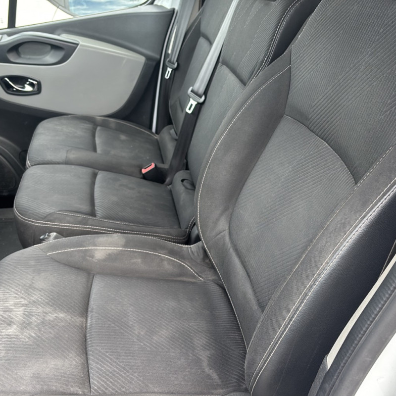 RENAULT TRAFIC 3 COURT PHASE 1 1.6 DCI - 16V TURBO Photo n°21