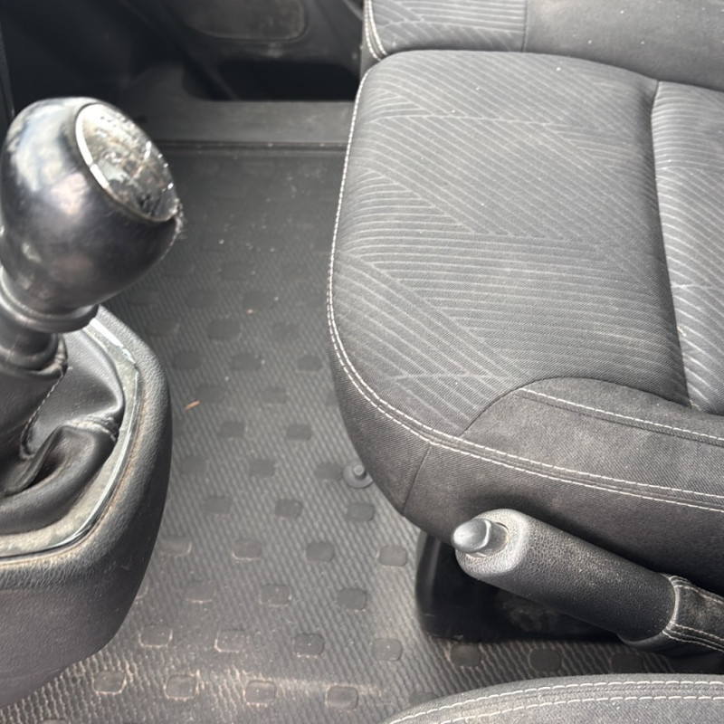 RENAULT TRAFIC 3 COURT PHASE 1 1.6 DCI - 16V TURBO Photo n°28