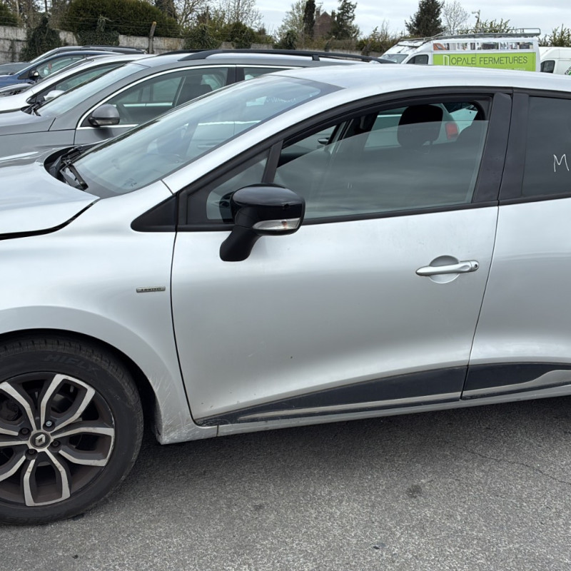 RENAULT CLIO 4 PHASE 2 1.5 DCI - 8V TURBO Photo n°19