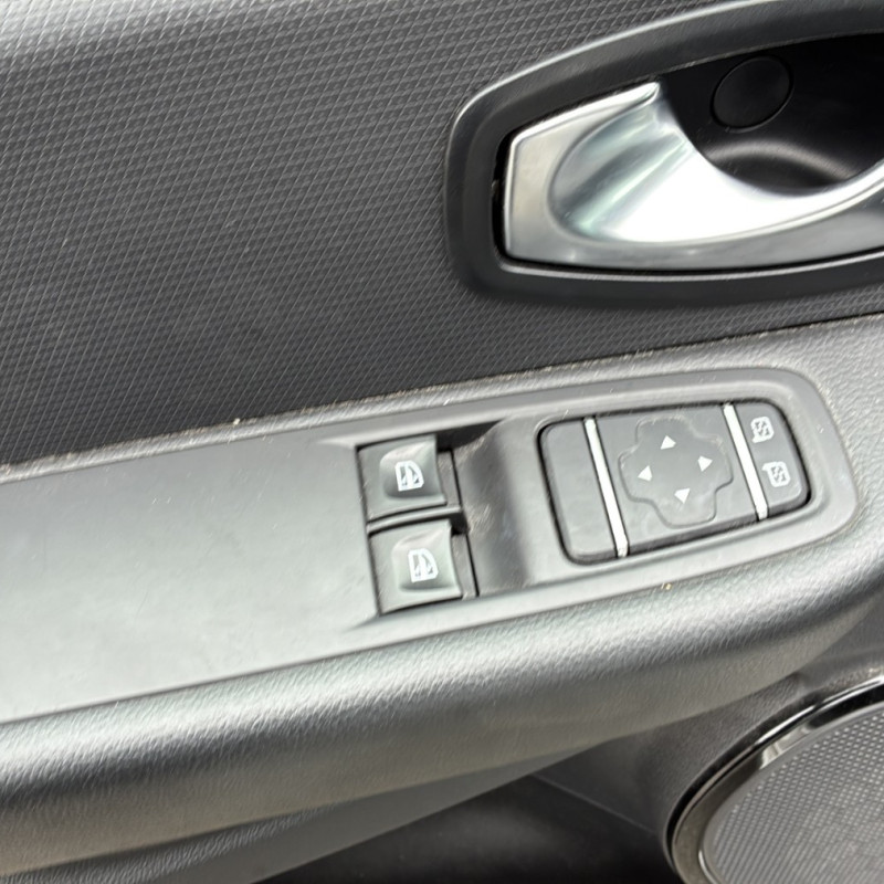 RENAULT CLIO 4 PHASE 2 1.5 DCI - 8V TURBO Photo n°21